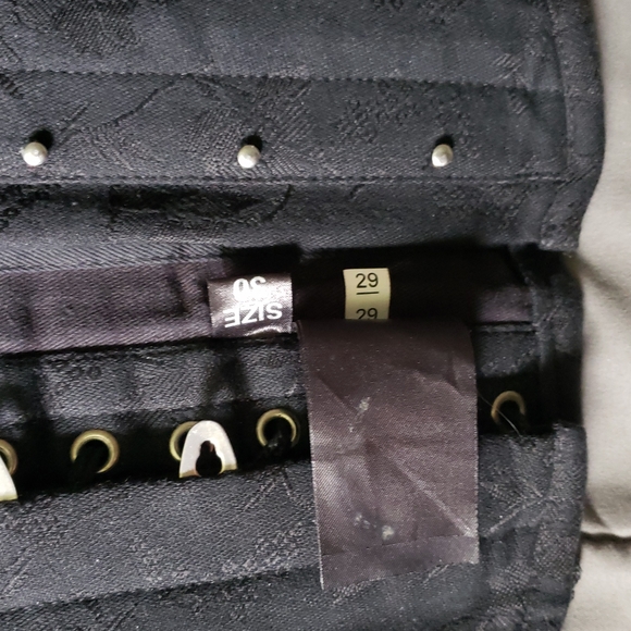 Corset - Picture 4 of 4